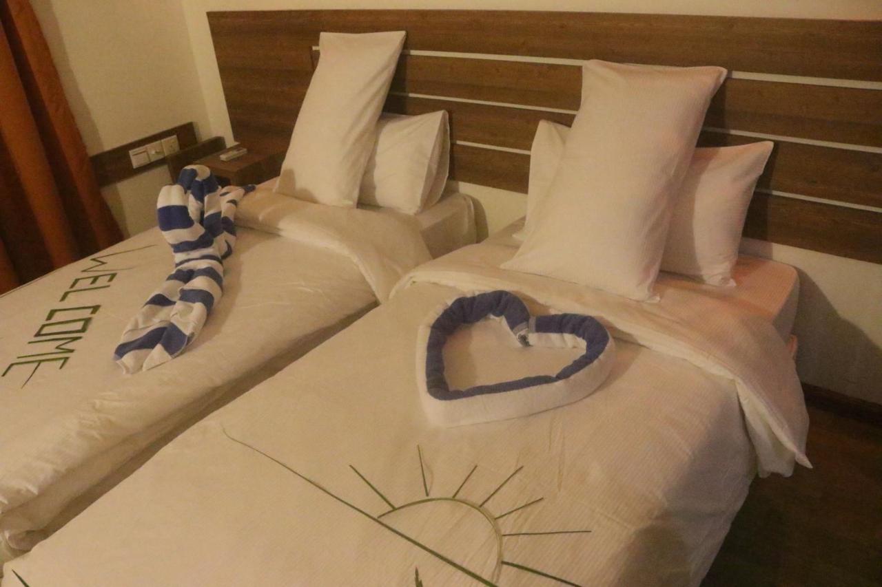 Rasdhoo Wave Blue Bed and Breakfast Buitenkant foto